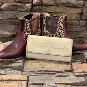 Frye Snap  Wallet Parchment Distressed Leather MSRP $158